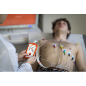 Electrocardiographe ECG Cardioline Touchecg HD+ Bluetooth (12 pistes) pour Android avec tablette 10