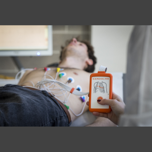 Electrocardiographe ECG Cardioline Touchecg HD+ Bluetooth (12 pistes) pour Android avec tablette 10