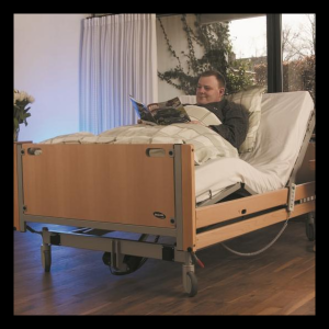 Lit médicalisé Invacare Octave pour personnes à forte corpulence
